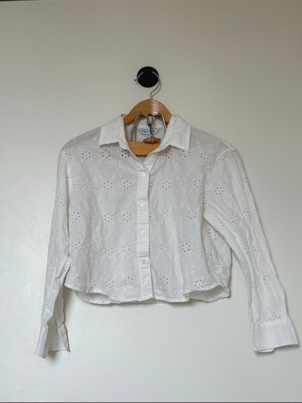 Old Navy White Eyelet Cropped Button-Down Blouse